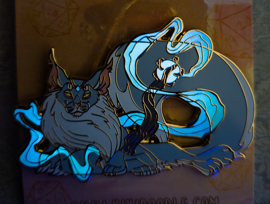 Sorcerer maine coon - Glow in the Dark Enamel Pin